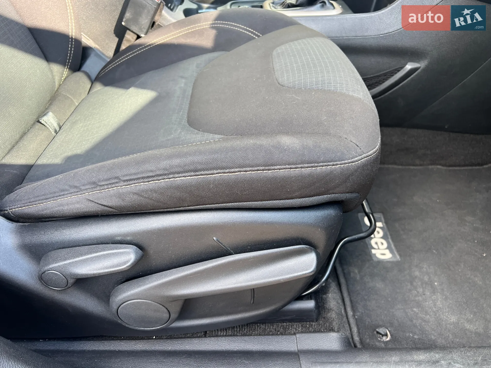 2015 Jeep Cherokee - мініатюра 43