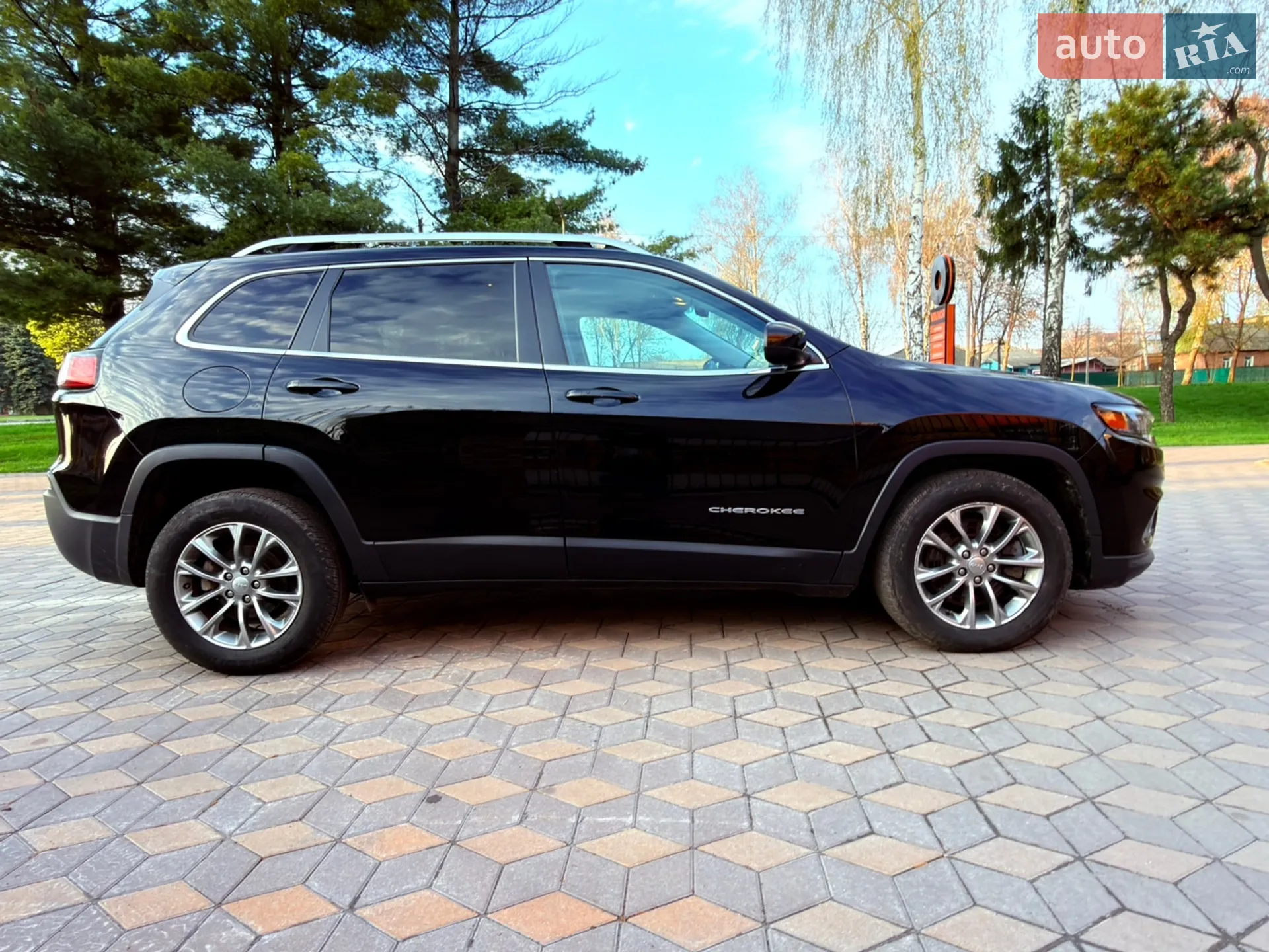 2018 Jeep Cherokee - мініатюра 17