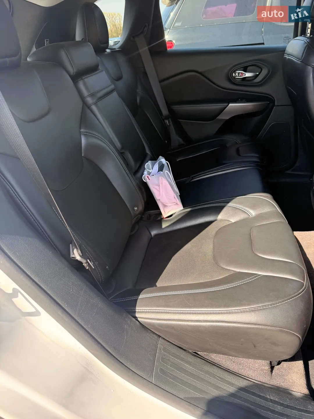 2018 Jeep Cherokee - мініатюра 14