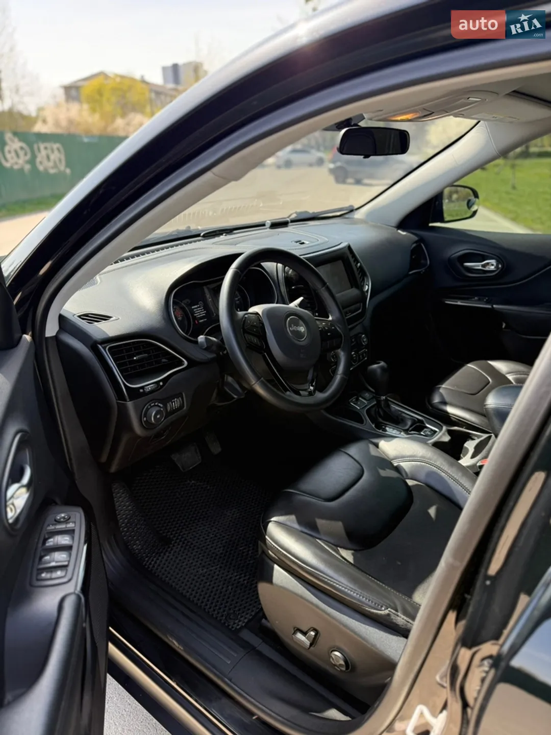 2019 Jeep Cherokee - мініатюра 12
