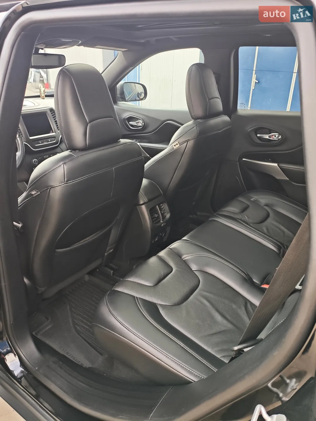 2020 Jeep Cherokee - мініатюра 29