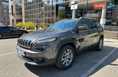 Внедорожник / Кроссовер Jeep Cherokee 2015 в Киеве