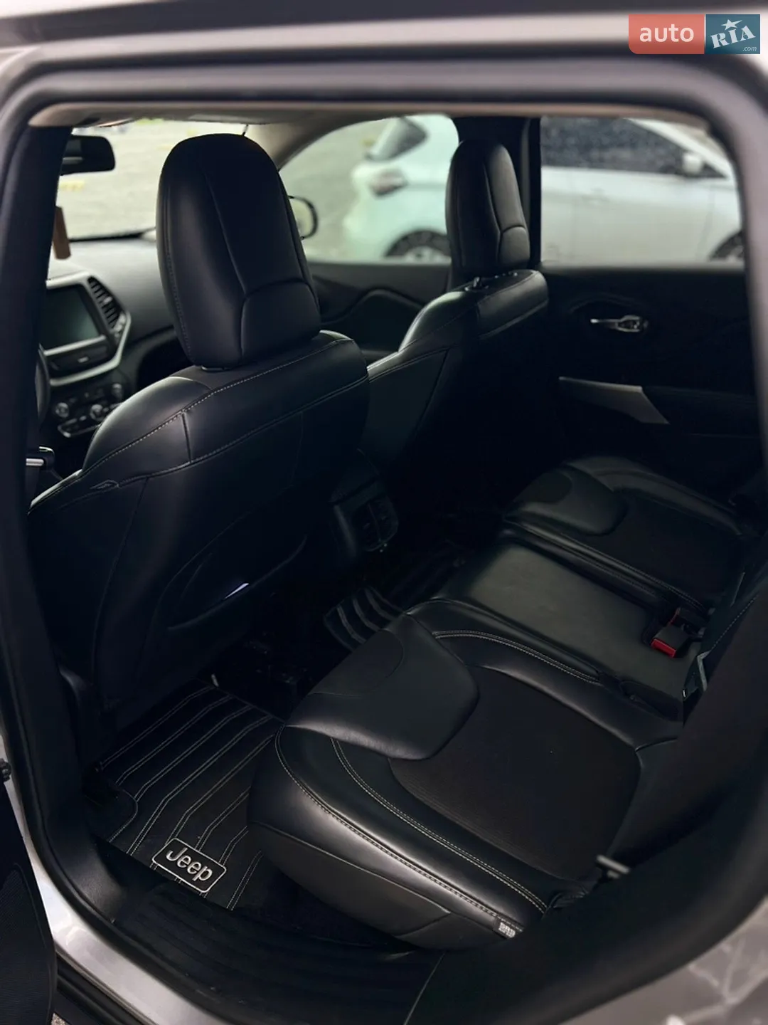 2017 Jeep Cherokee - мініатюра 14