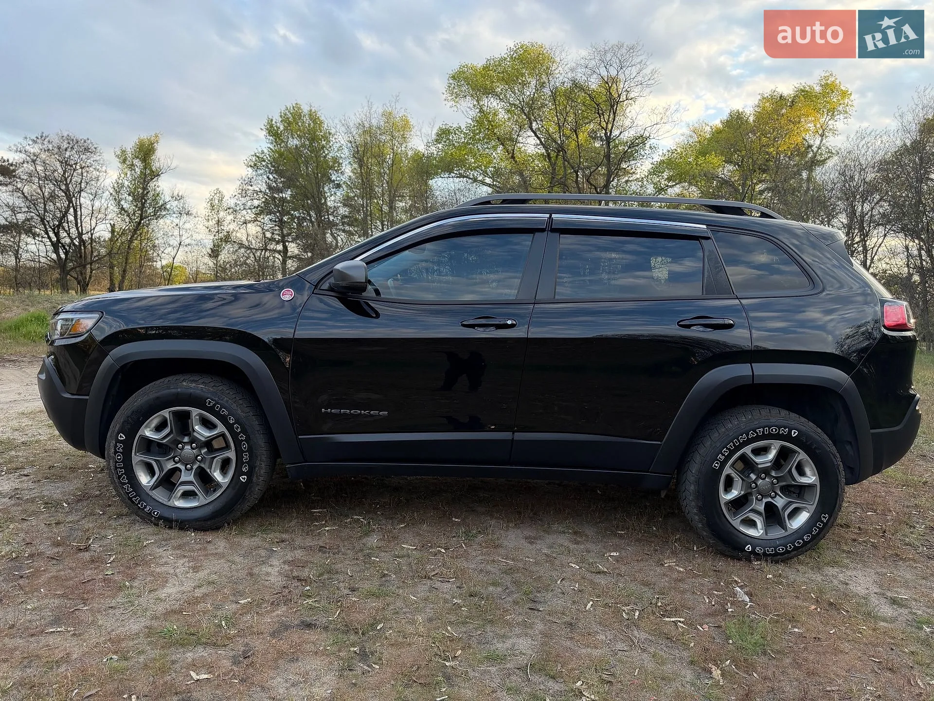 2019 Jeep Cherokee - мініатюра 4
