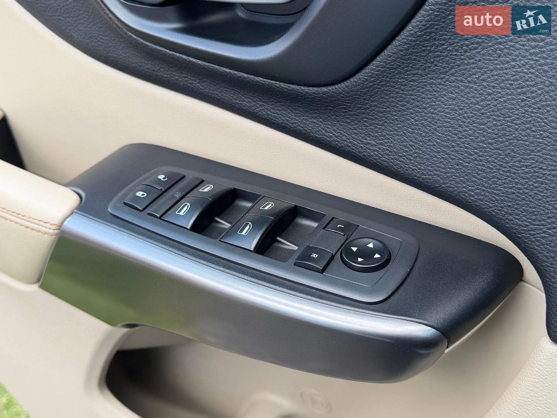 2018 Jeep Cherokee - мініатюра 23