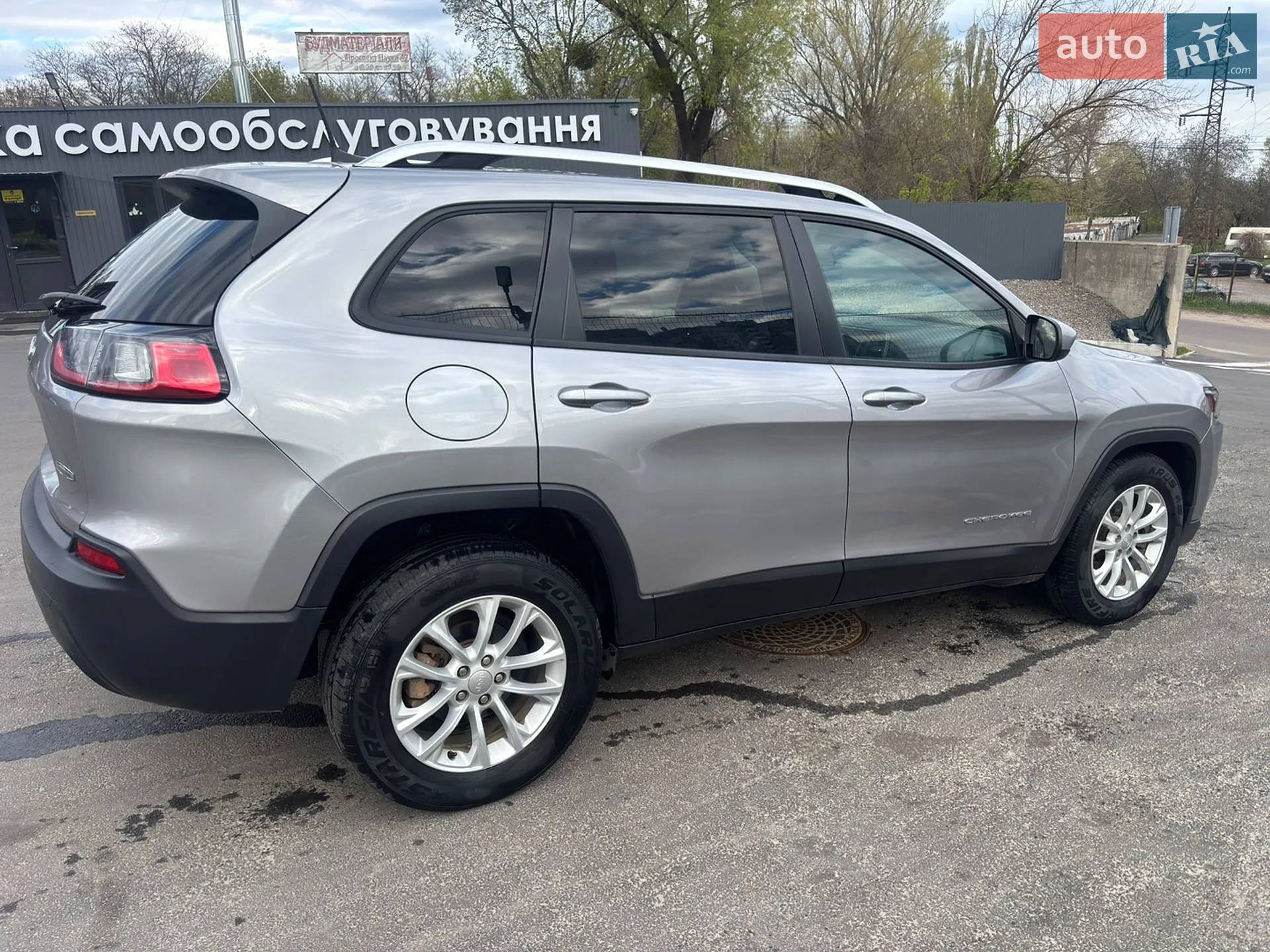 2020 Jeep Cherokee - мініатюра 10
