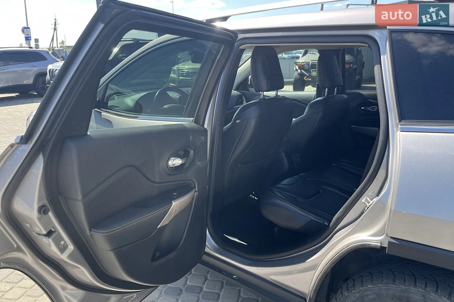 2017 Jeep Cherokee - мініатюра 29