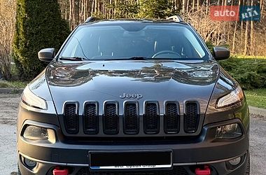 Внедорожник / Кроссовер Jeep Cherokee 2015 в Киеве
