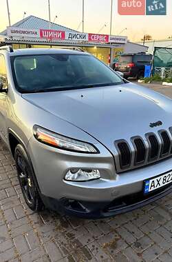 Внедорожник / Кроссовер Jeep Cherokee 2015 в Харькове
