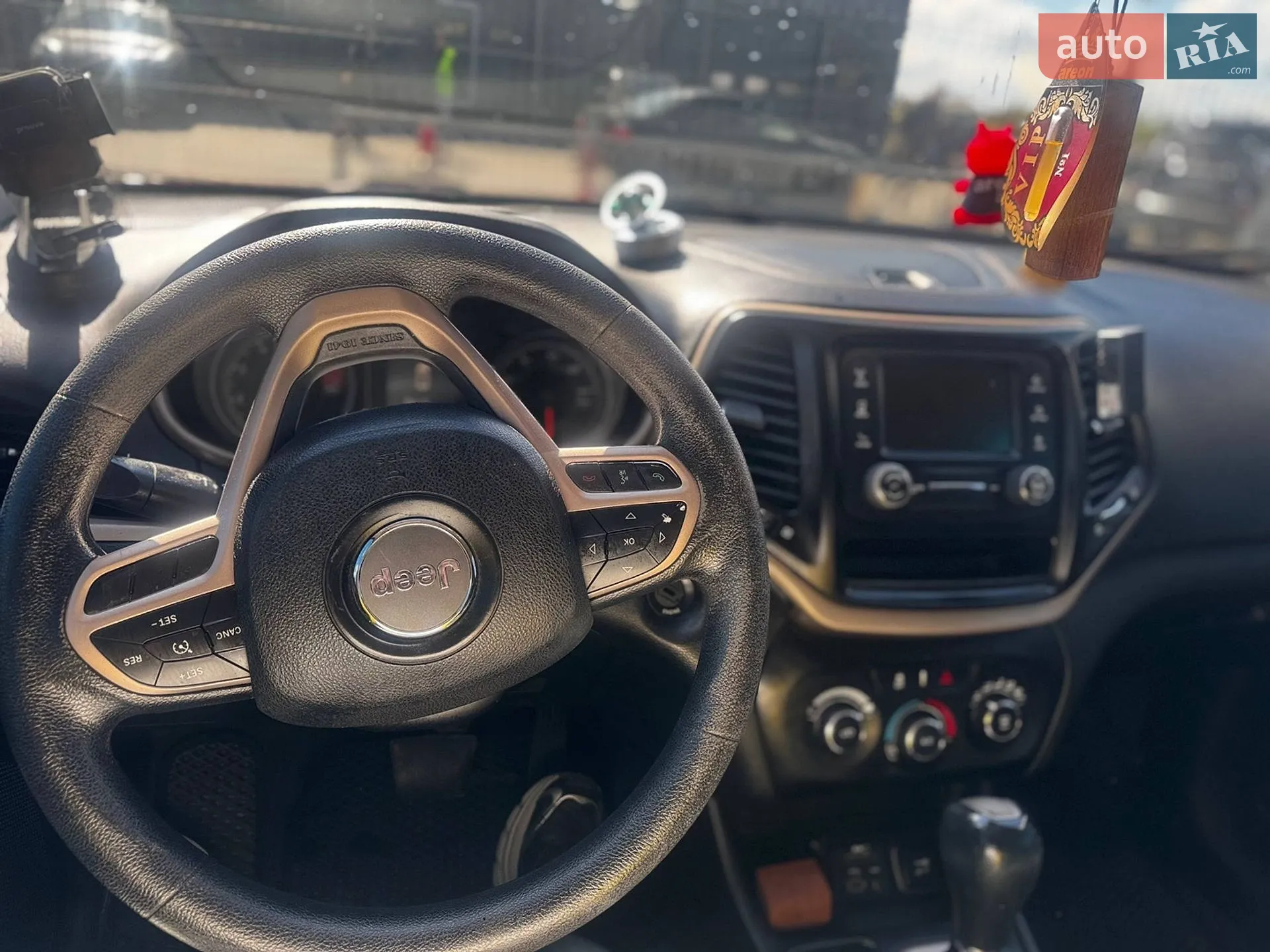 2016 Jeep Cherokee - мініатюра 13