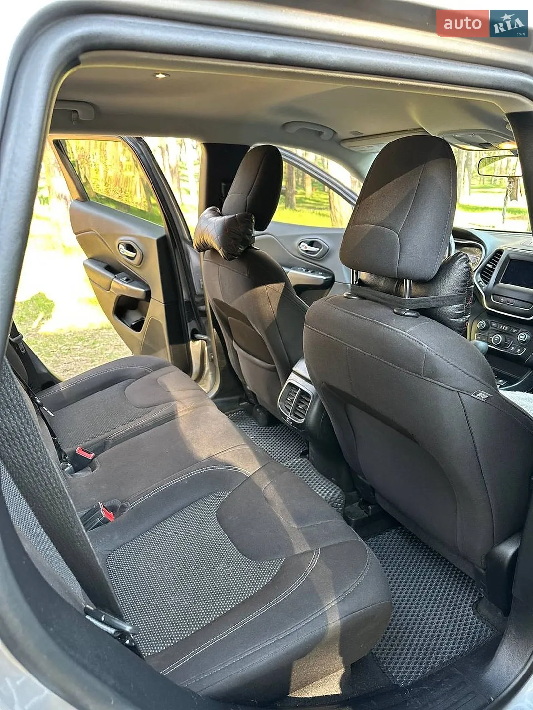2019 Jeep Cherokee - мініатюра 12