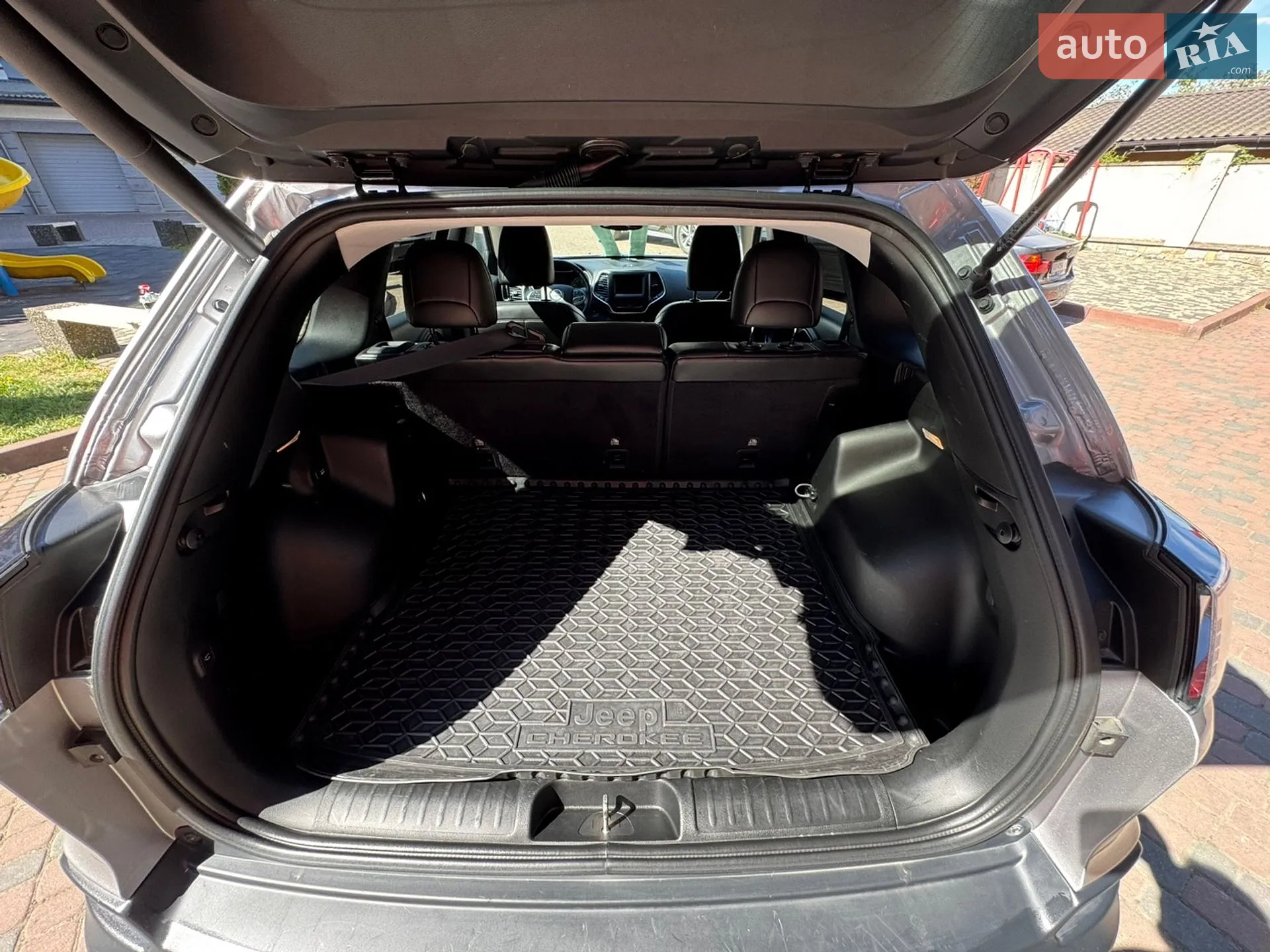 2018 Jeep Cherokee - мініатюра 186