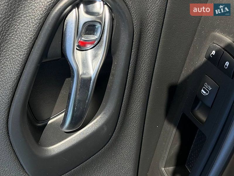 Внедорожник / Кроссовер Jeep Cherokee 2019 в Ровно