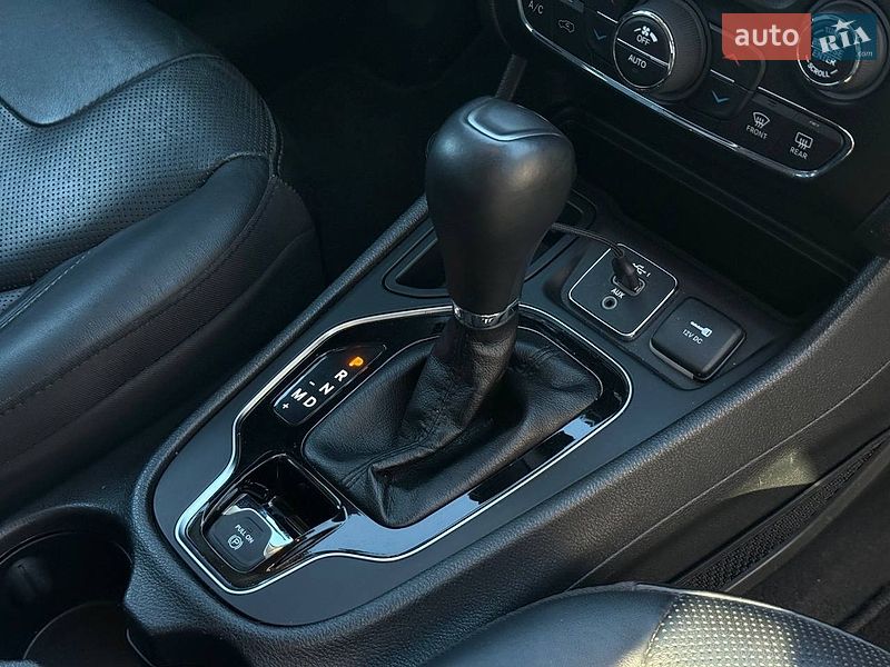 Внедорожник / Кроссовер Jeep Cherokee 2019 в Ровно