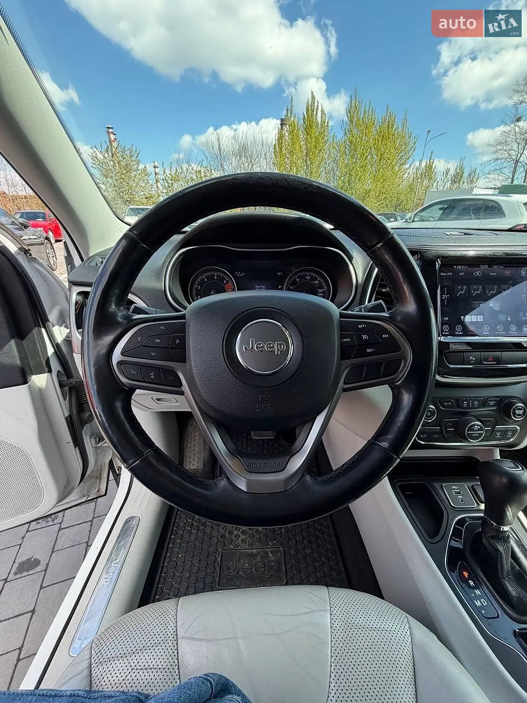 2019 Jeep Cherokee - мініатюра 17