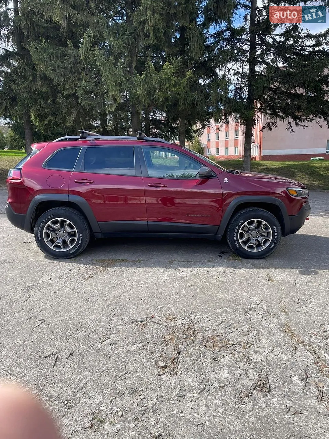 2020 Jeep Cherokee - мініатюра 3