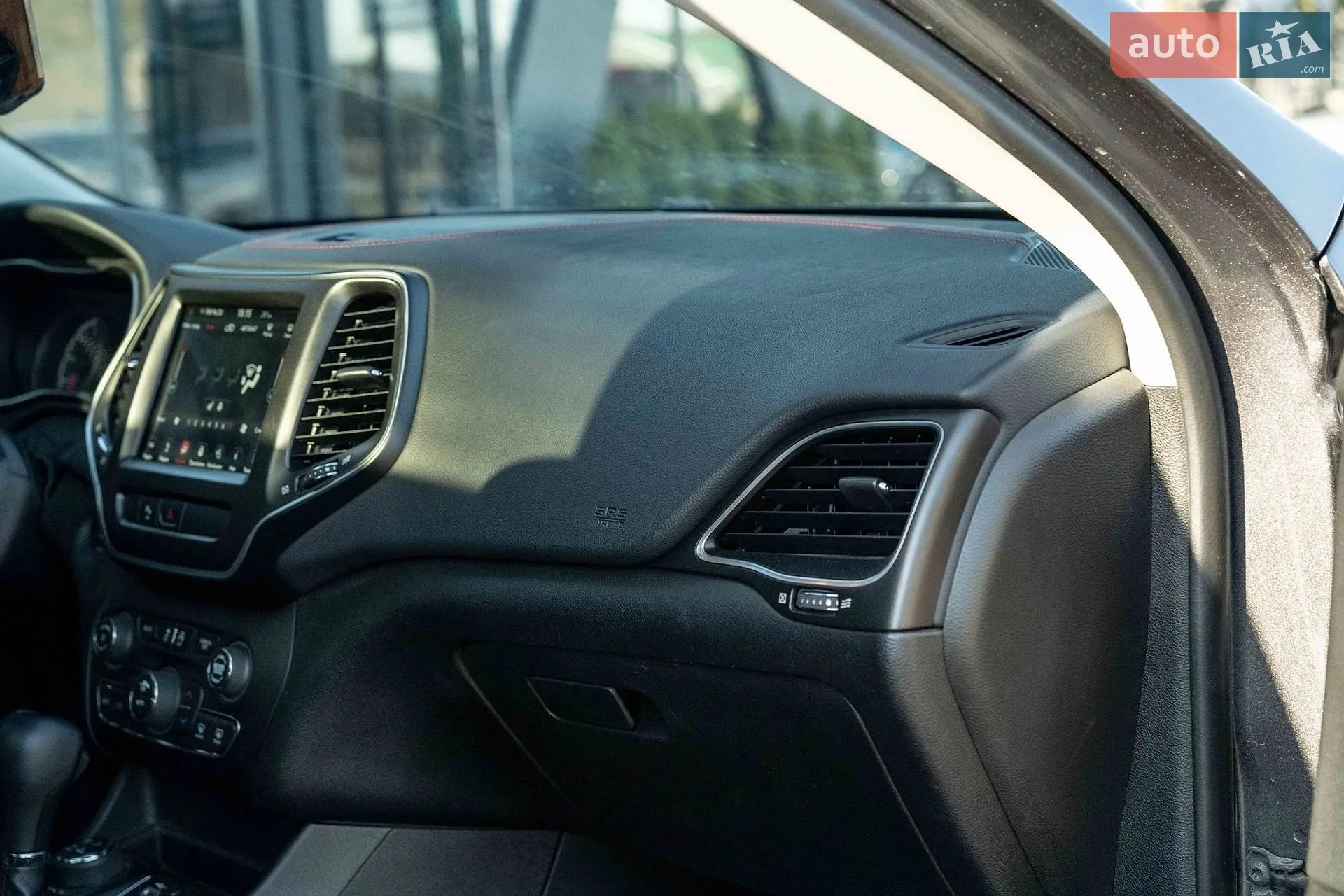 2019 Jeep Cherokee - мініатюра 35