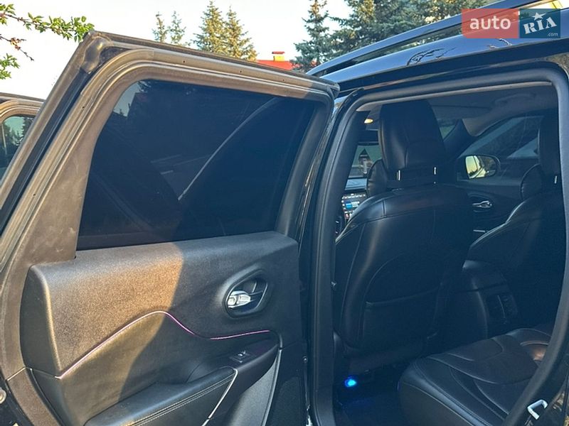 Внедорожник / Кроссовер Jeep Cherokee 2019 в Киеве фото 20 Внедорожник / Кроссовер Jeep Cherokee 2019 в Киеве