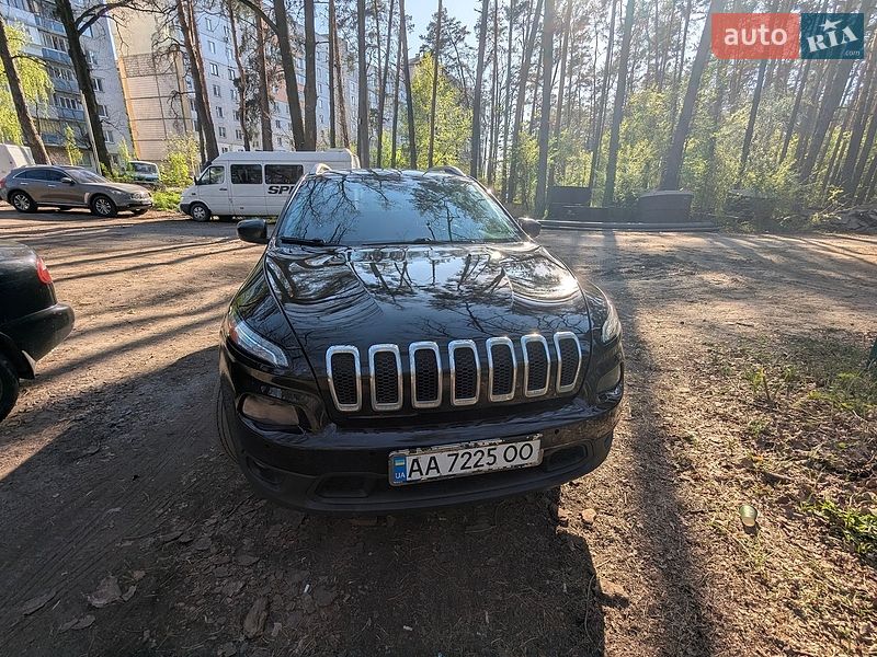 Внедорожник / Кроссовер Jeep Cherokee 2016 в Киеве
