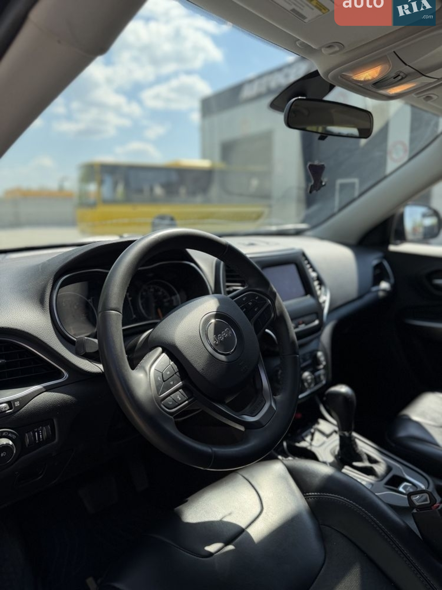 2020 Jeep Cherokee - мініатюра 5