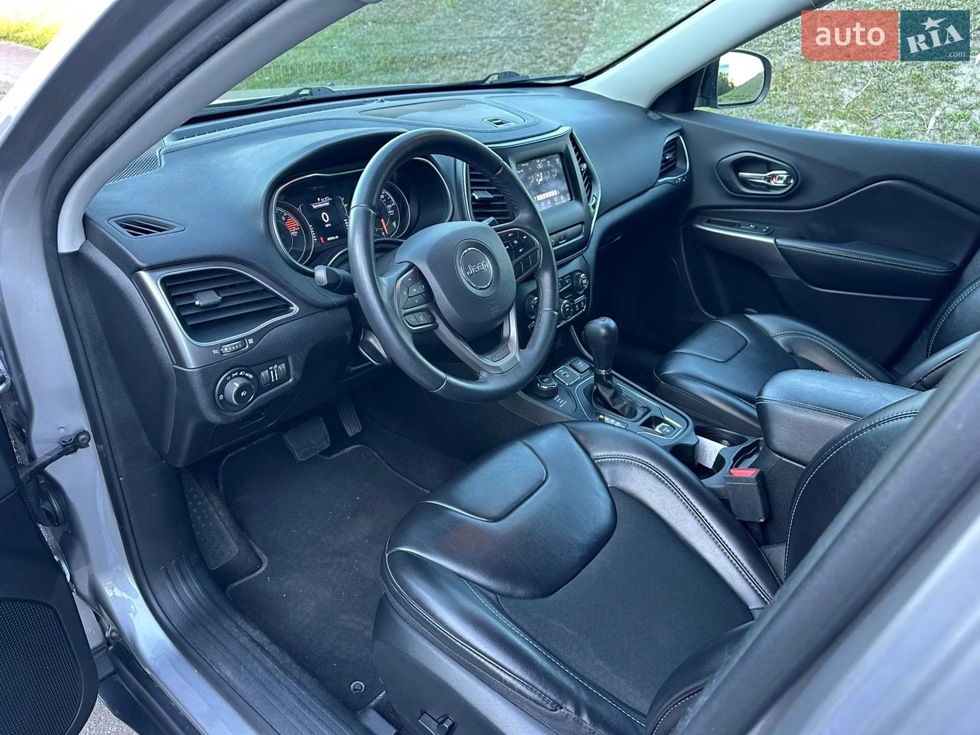 2019 Jeep Cherokee - мініатюра 17