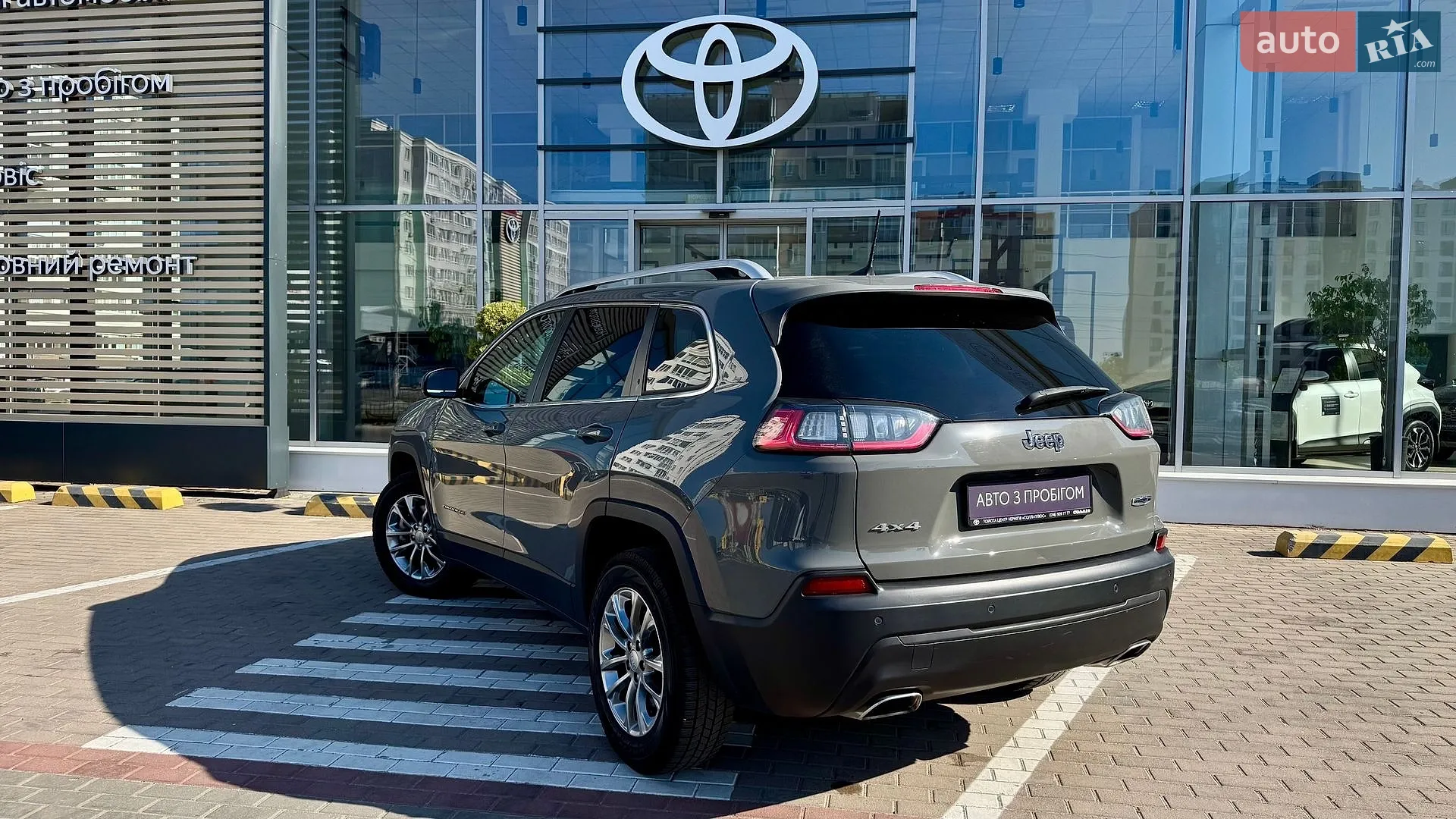 2021 Jeep Cherokee - мініатюра 4