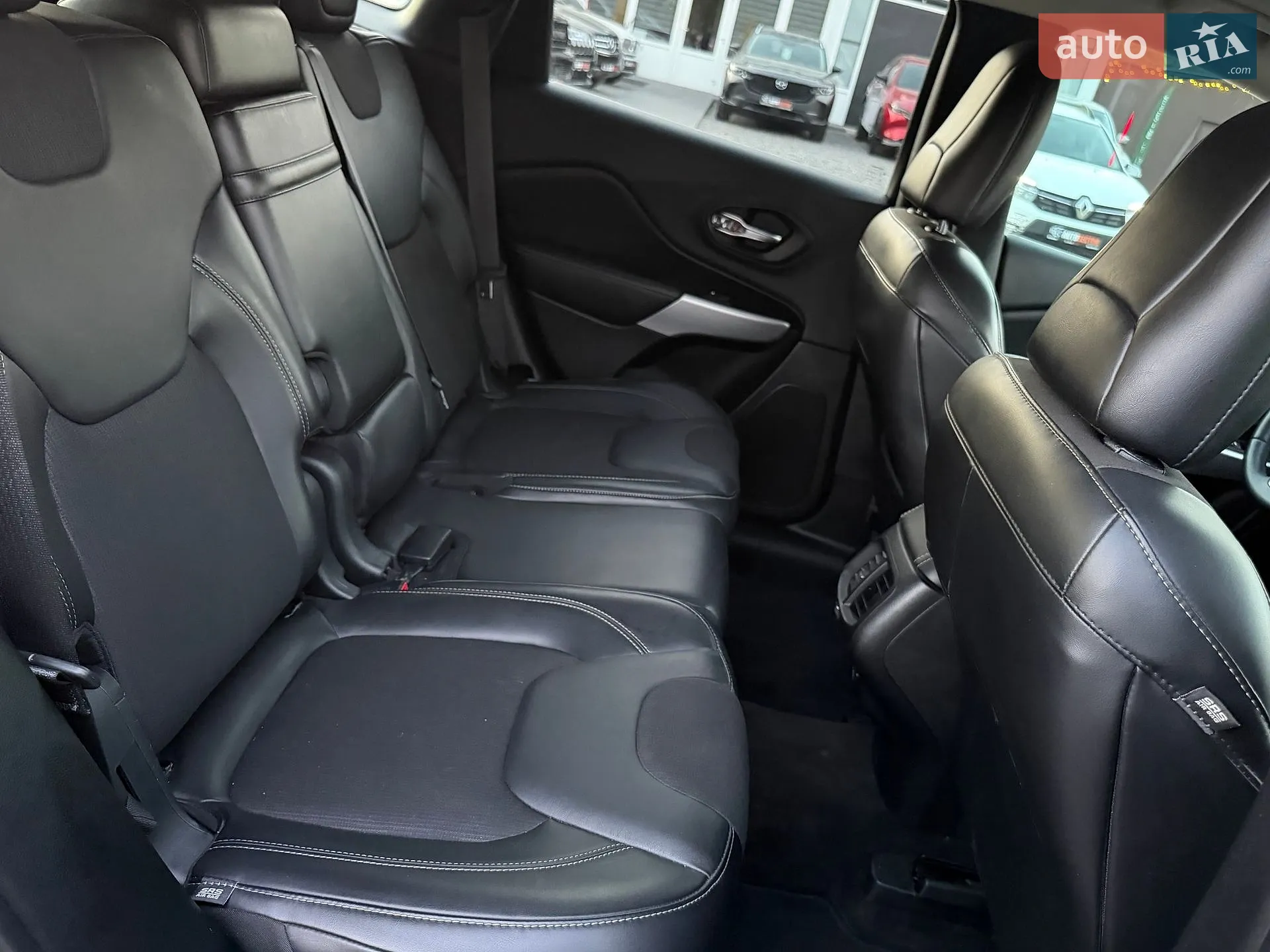 2017 Jeep Cherokee - мініатюра 25