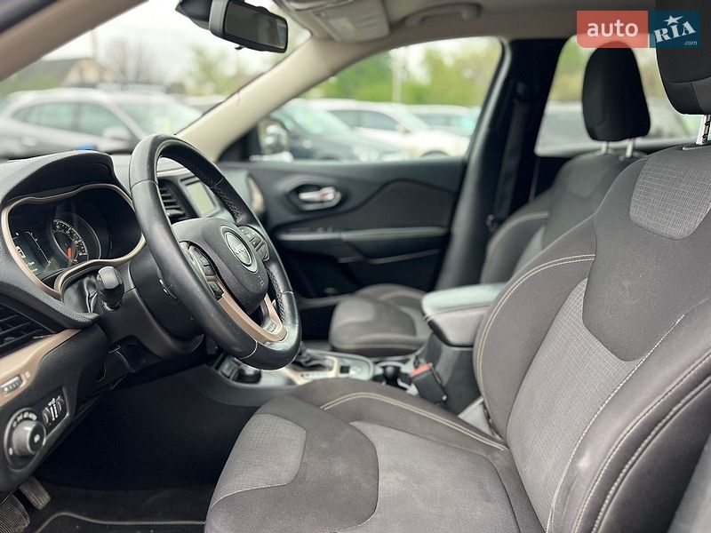 Внедорожник / Кроссовер Jeep Cherokee 2015 в Виннице фото 4 Внедорожник / Кроссовер Jeep Cherokee 2015 в Виннице