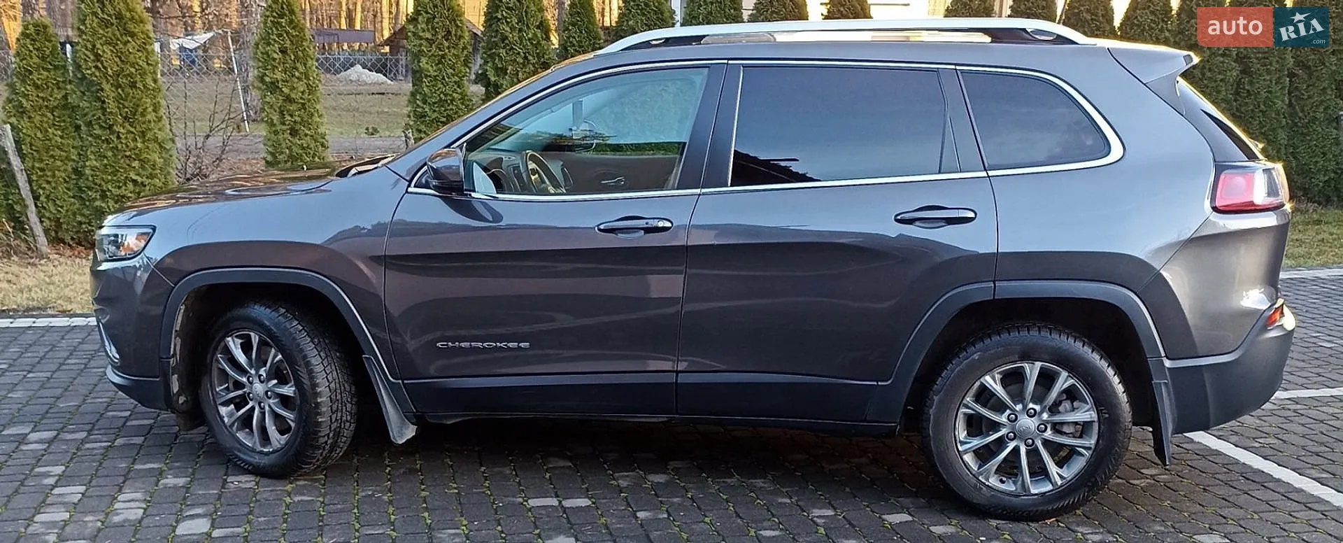 2019 Jeep Cherokee - фото 1