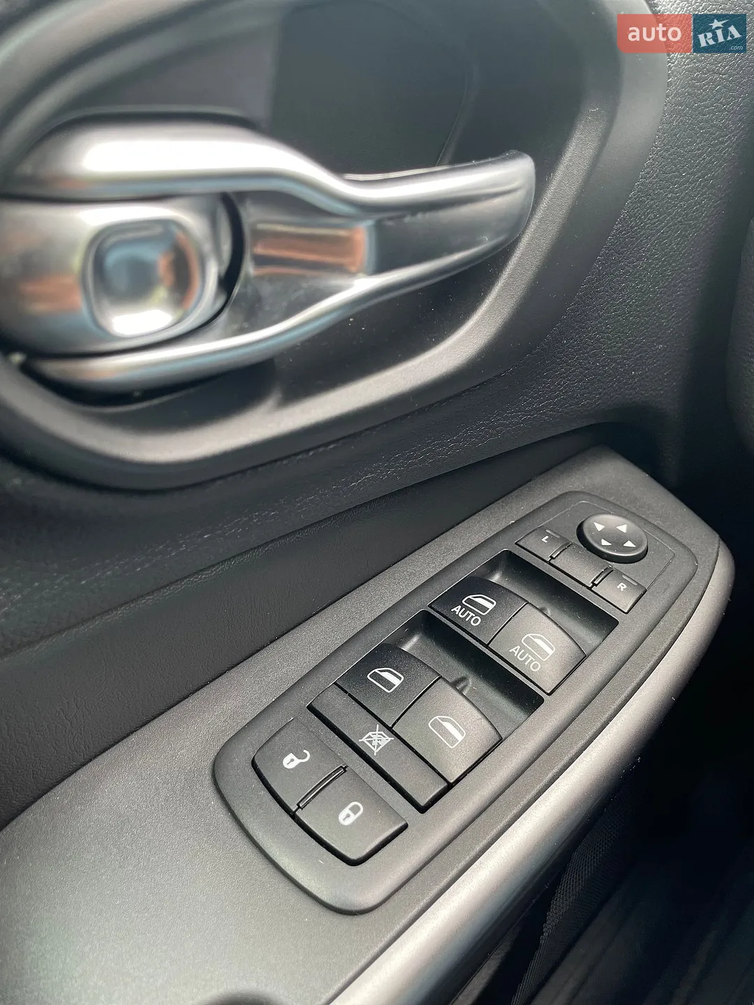 2018 Jeep Cherokee - мініатюра 58