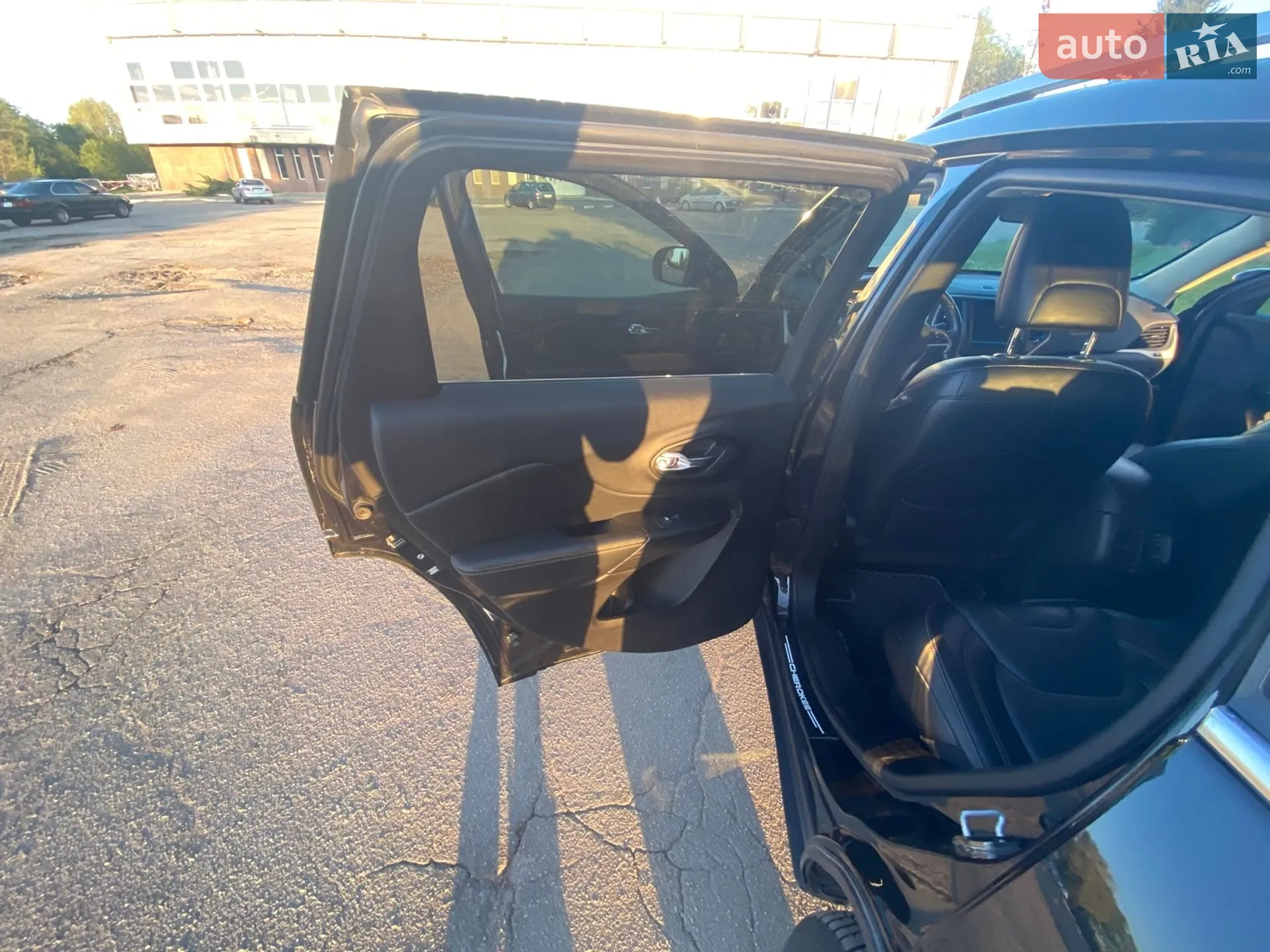 2015 Jeep Cherokee - мініатюра 14
