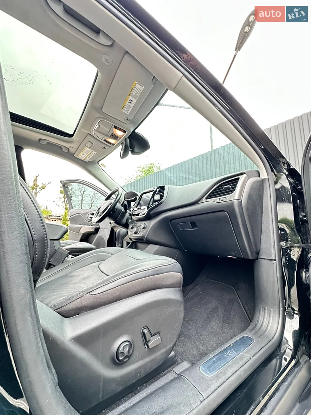 2021 Jeep Cherokee - мініатюра 4