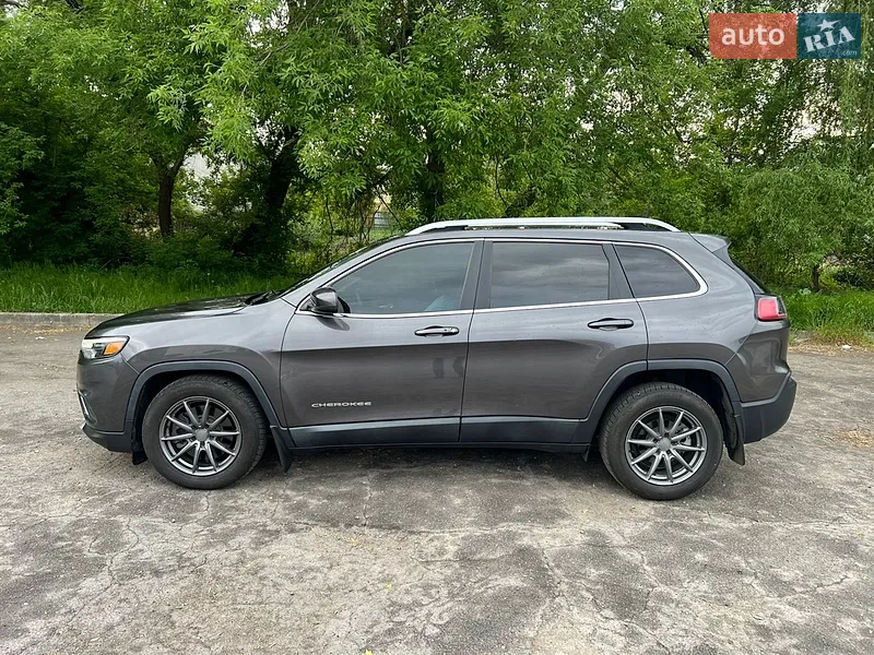 Jeep Cherokee 2019 VIN 1C4PJLLB9KD382311 фото оголошення 5 з 61