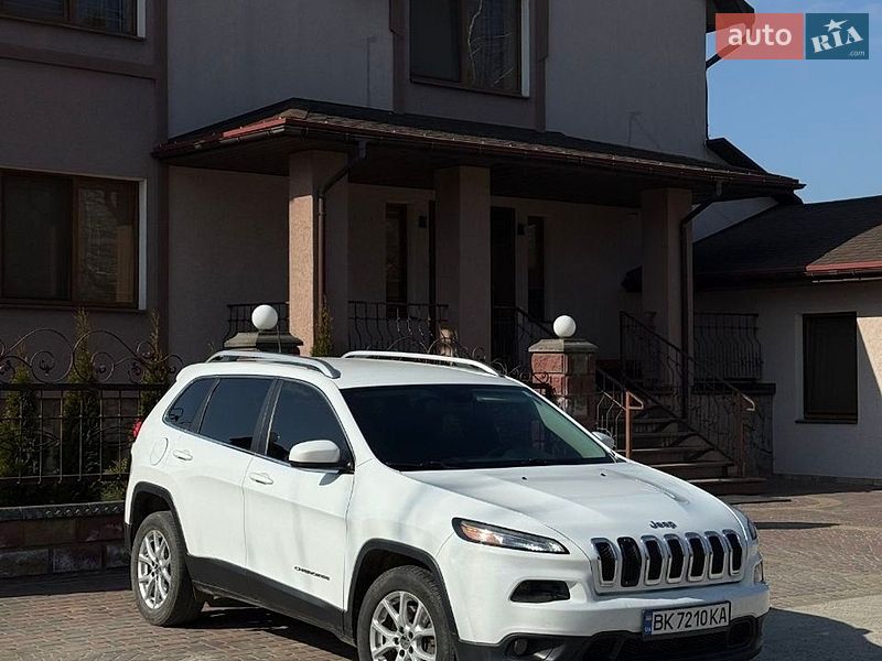 Внедорожник / Кроссовер Jeep Cherokee 2016 в Вараше