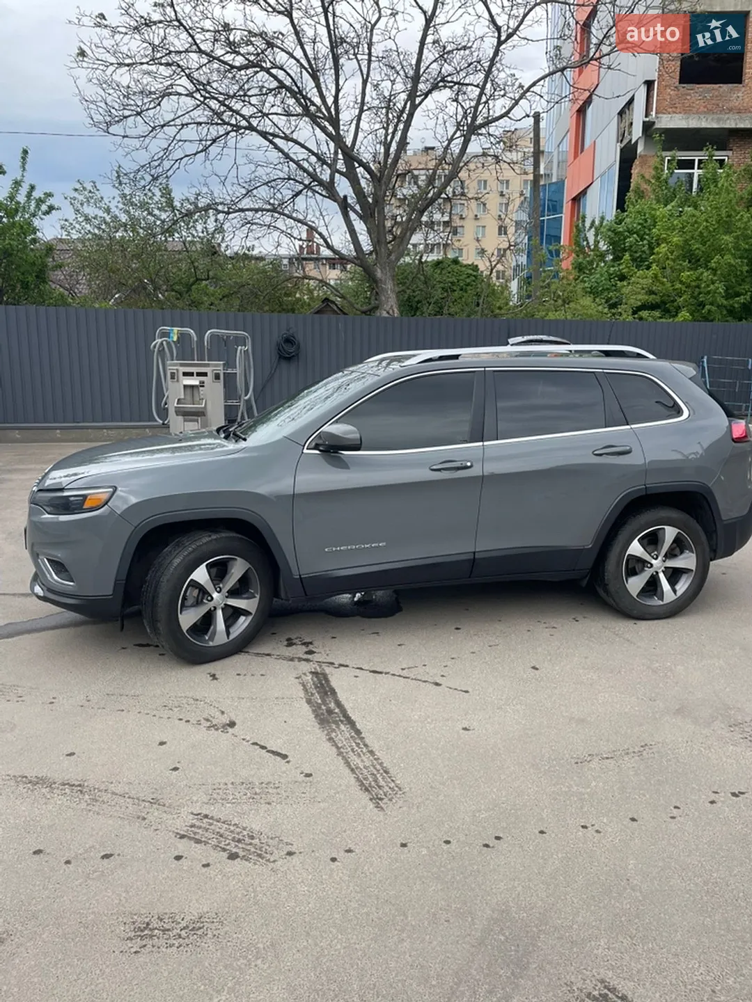 2020 Jeep Cherokee - мініатюра 15