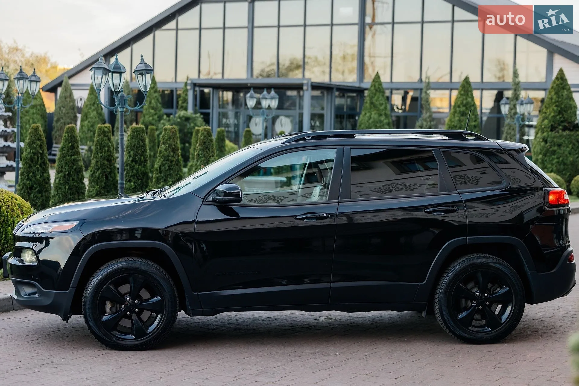 2016 Jeep Cherokee - мініатюра 16