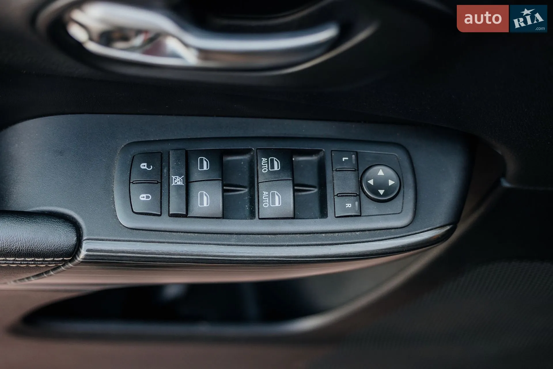 2016 Jeep Cherokee - мініатюра 40