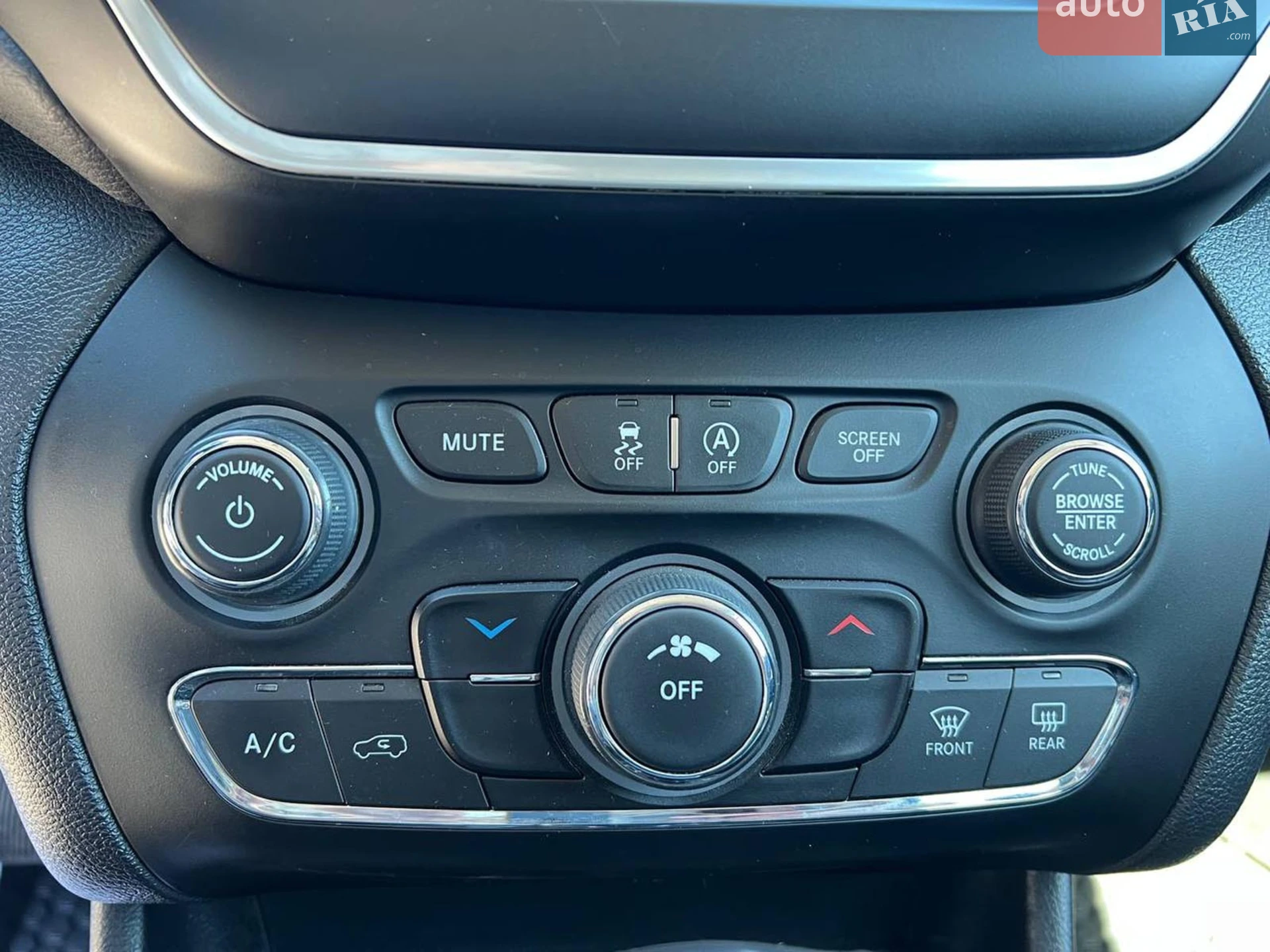 2019 Jeep Cherokee - мініатюра 30