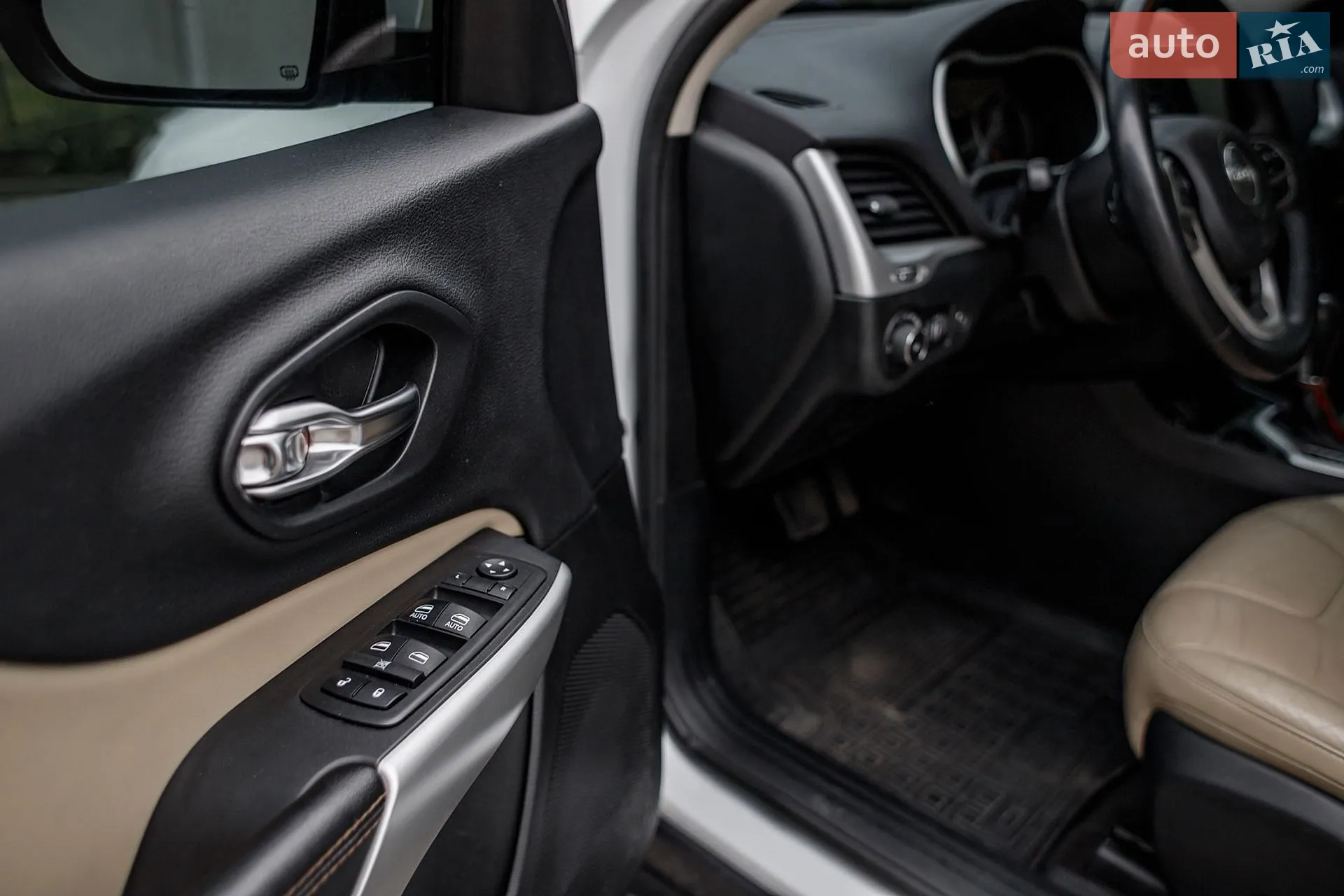 2017 Jeep Cherokee - мініатюра 29