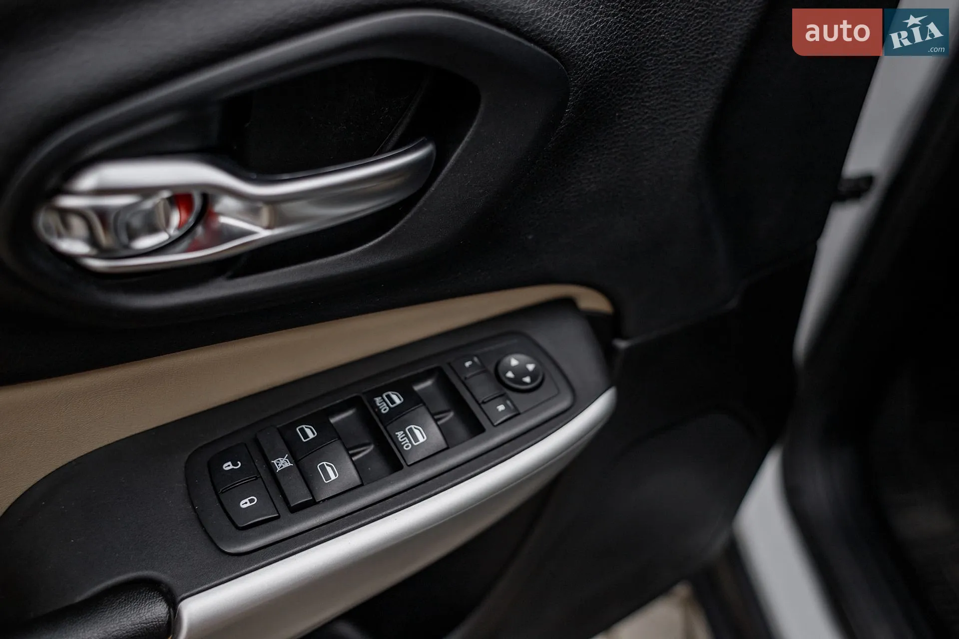 2017 Jeep Cherokee - мініатюра 30