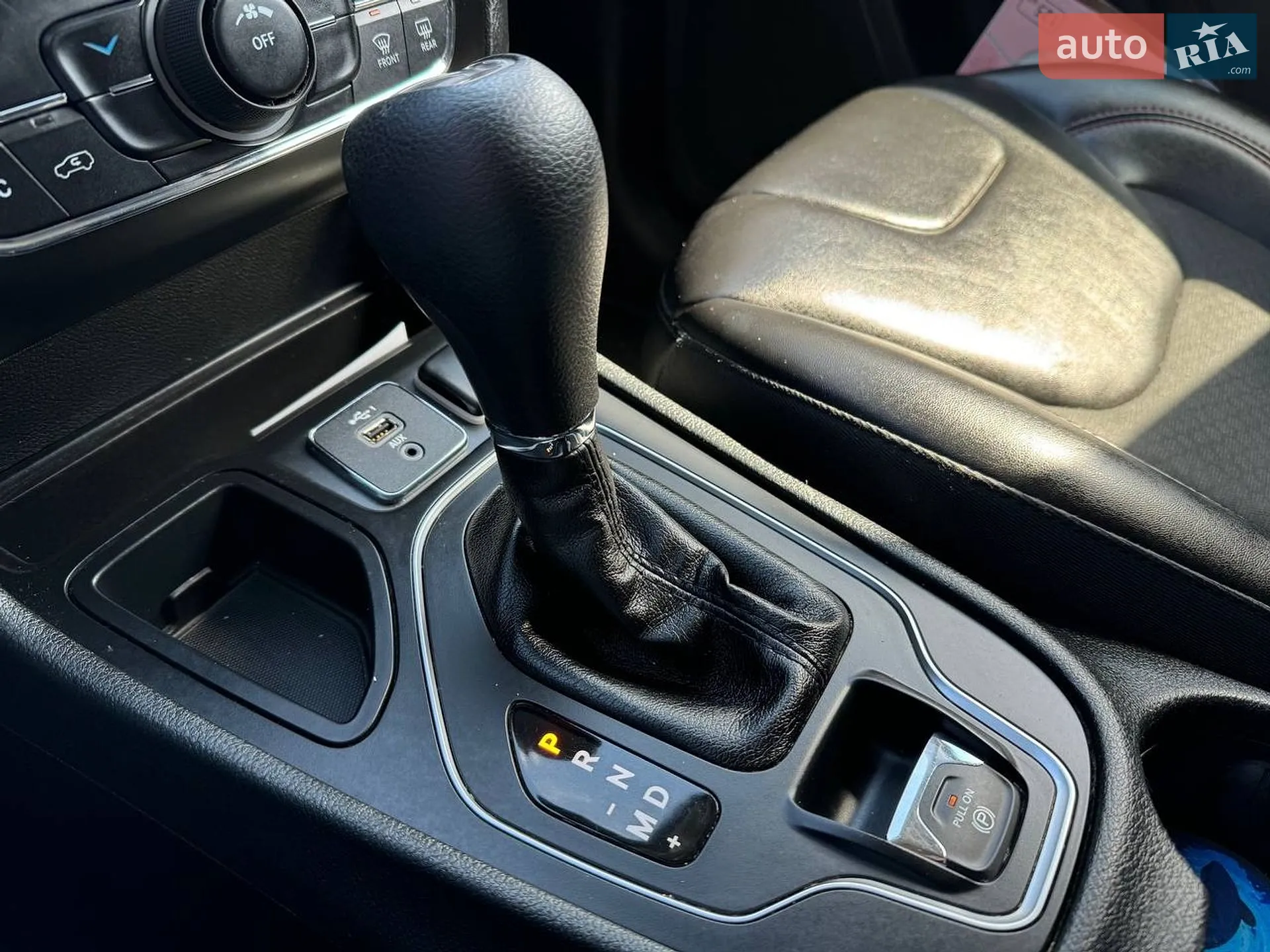 2019 Jeep Cherokee - мініатюра 23