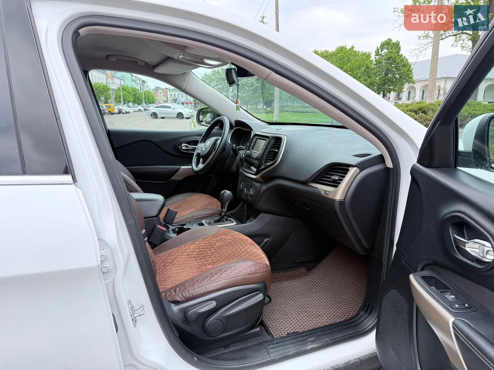 2017 Jeep Cherokee - мініатюра 10