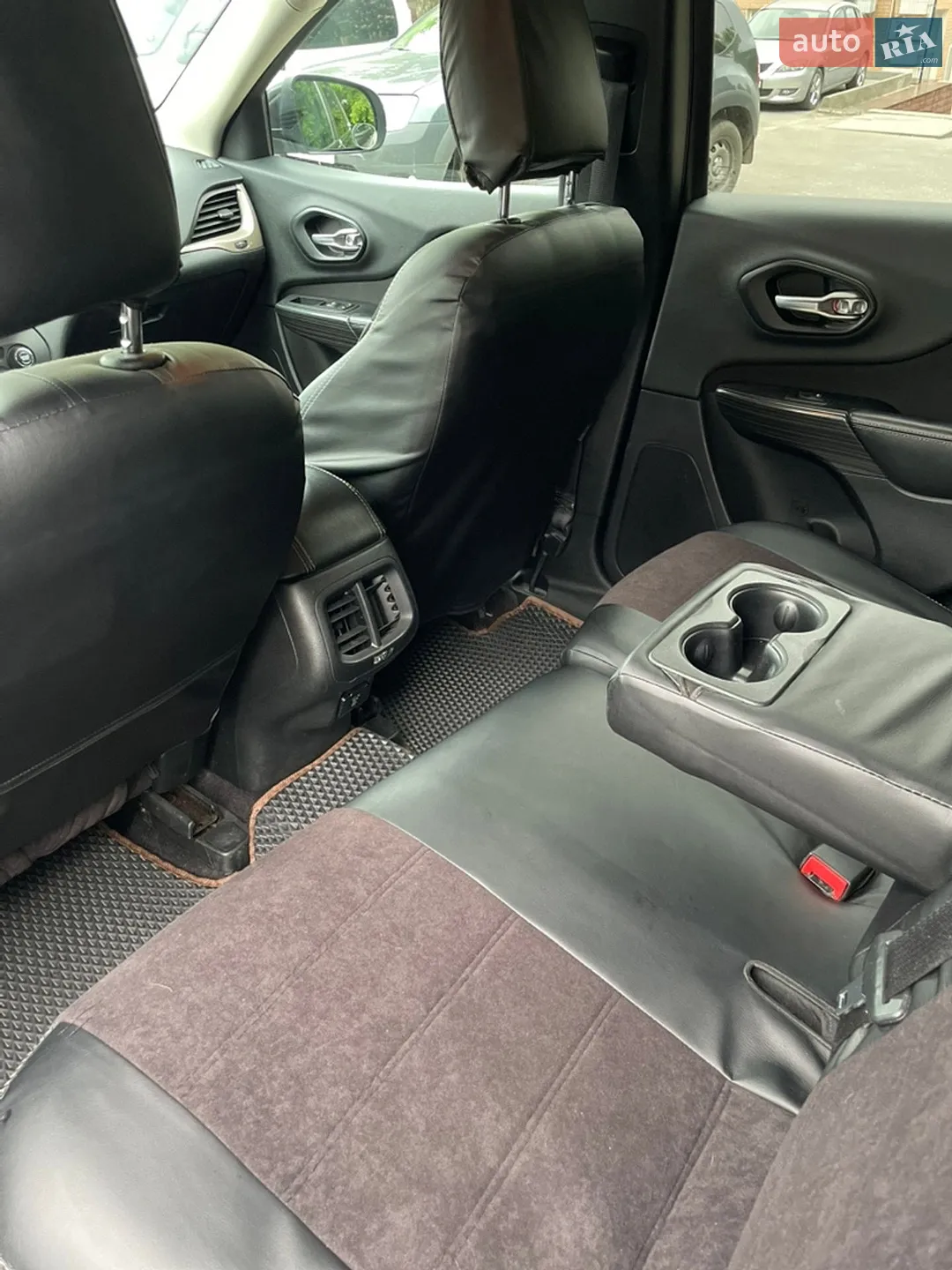 2016 Jeep Cherokee - мініатюра 13