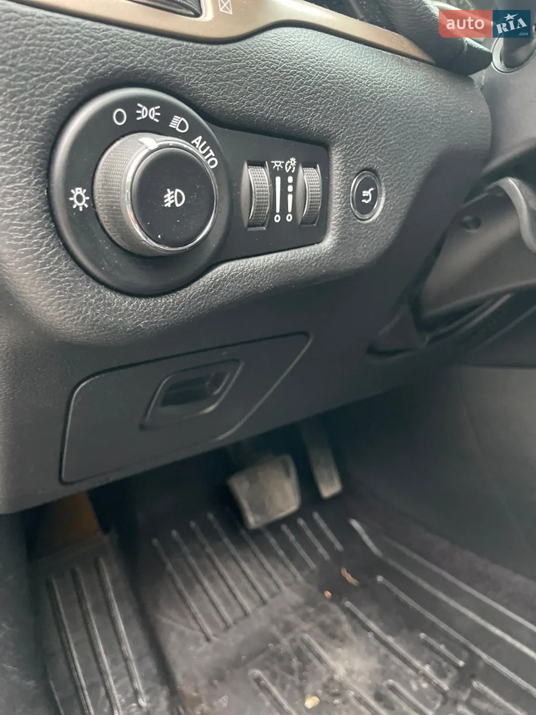 2016 Jeep Cherokee - мініатюра 18