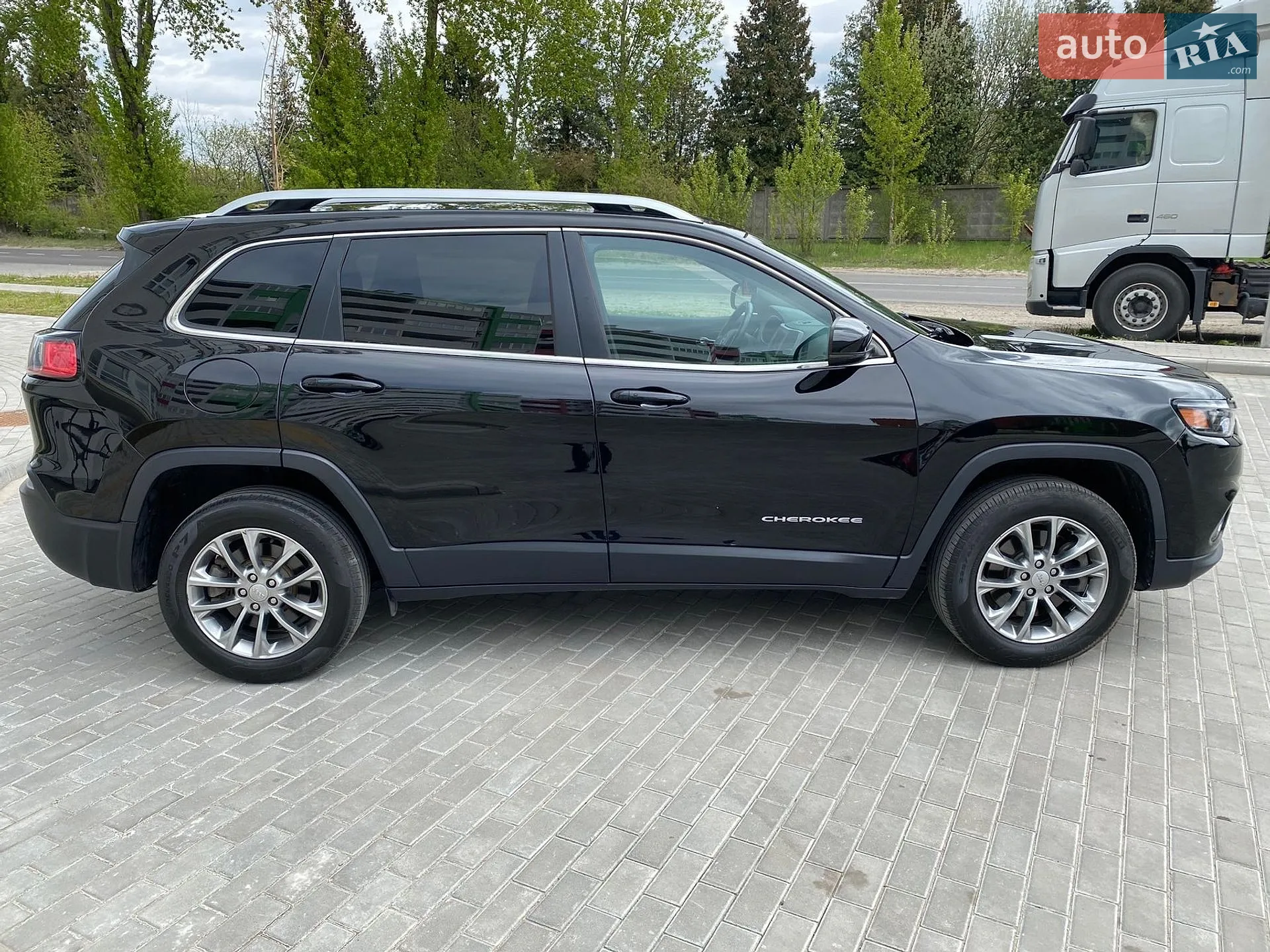 2019 Jeep Cherokee - мініатюра 17