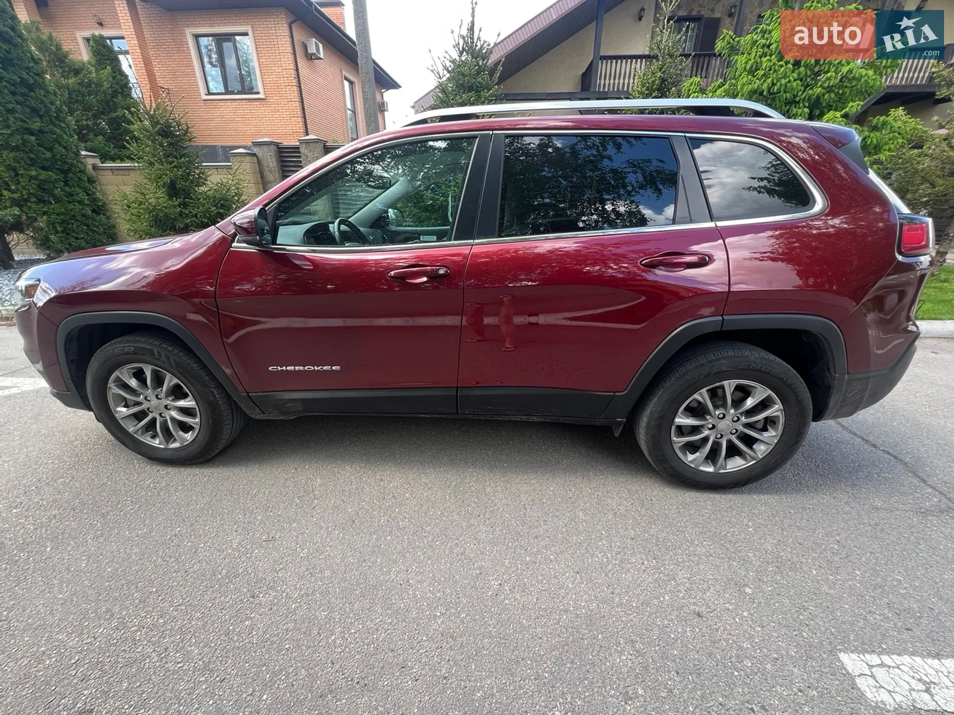 2020 Jeep Cherokee - мініатюра 3