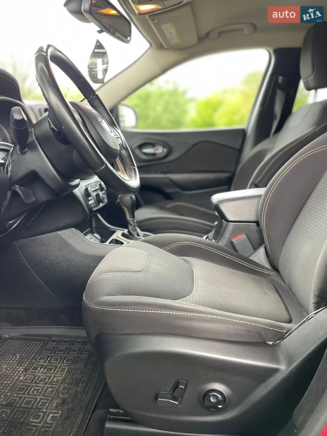 2016 Jeep Cherokee - мініатюра 23