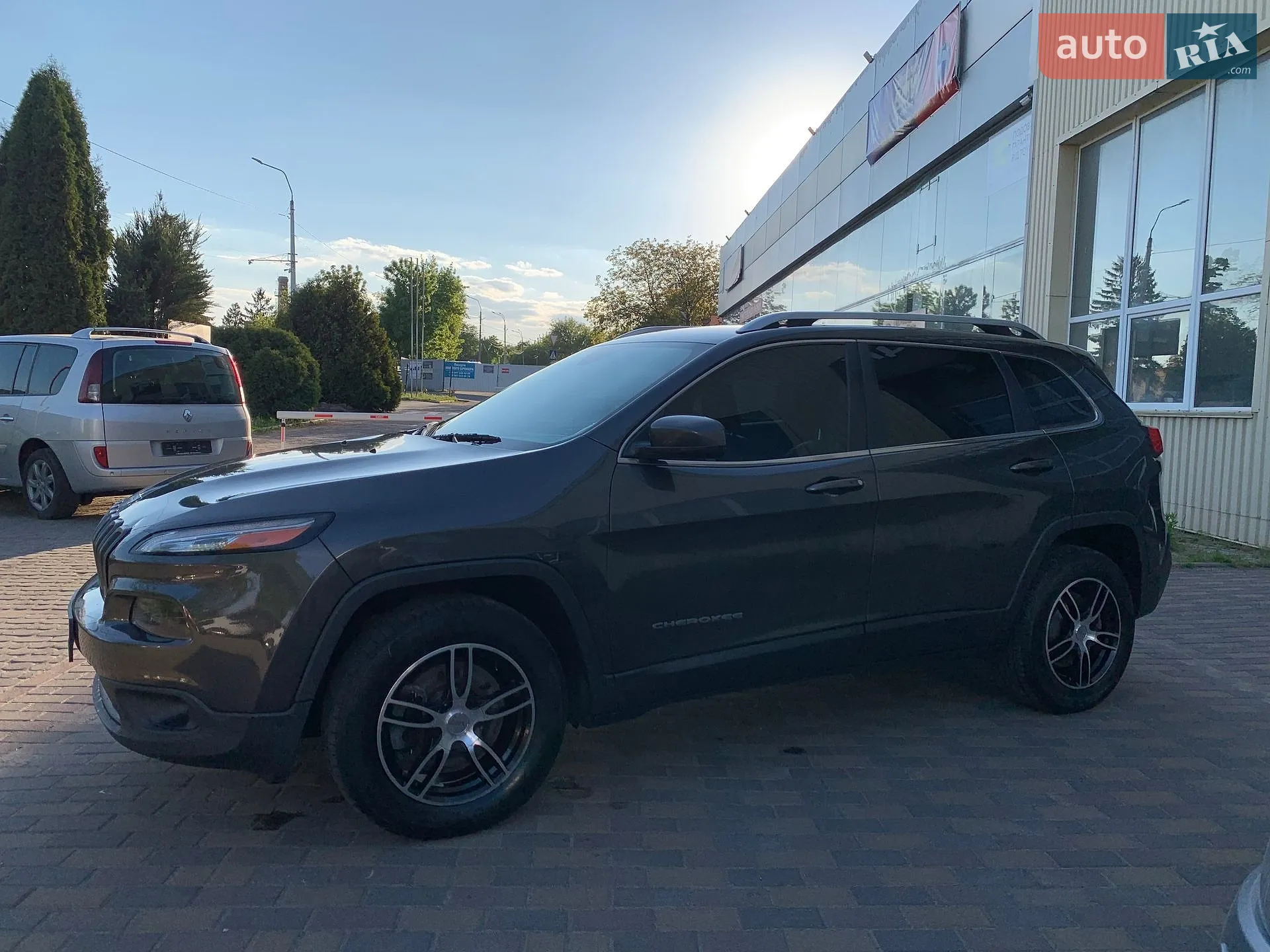 2015 Jeep Cherokee - мініатюра 18