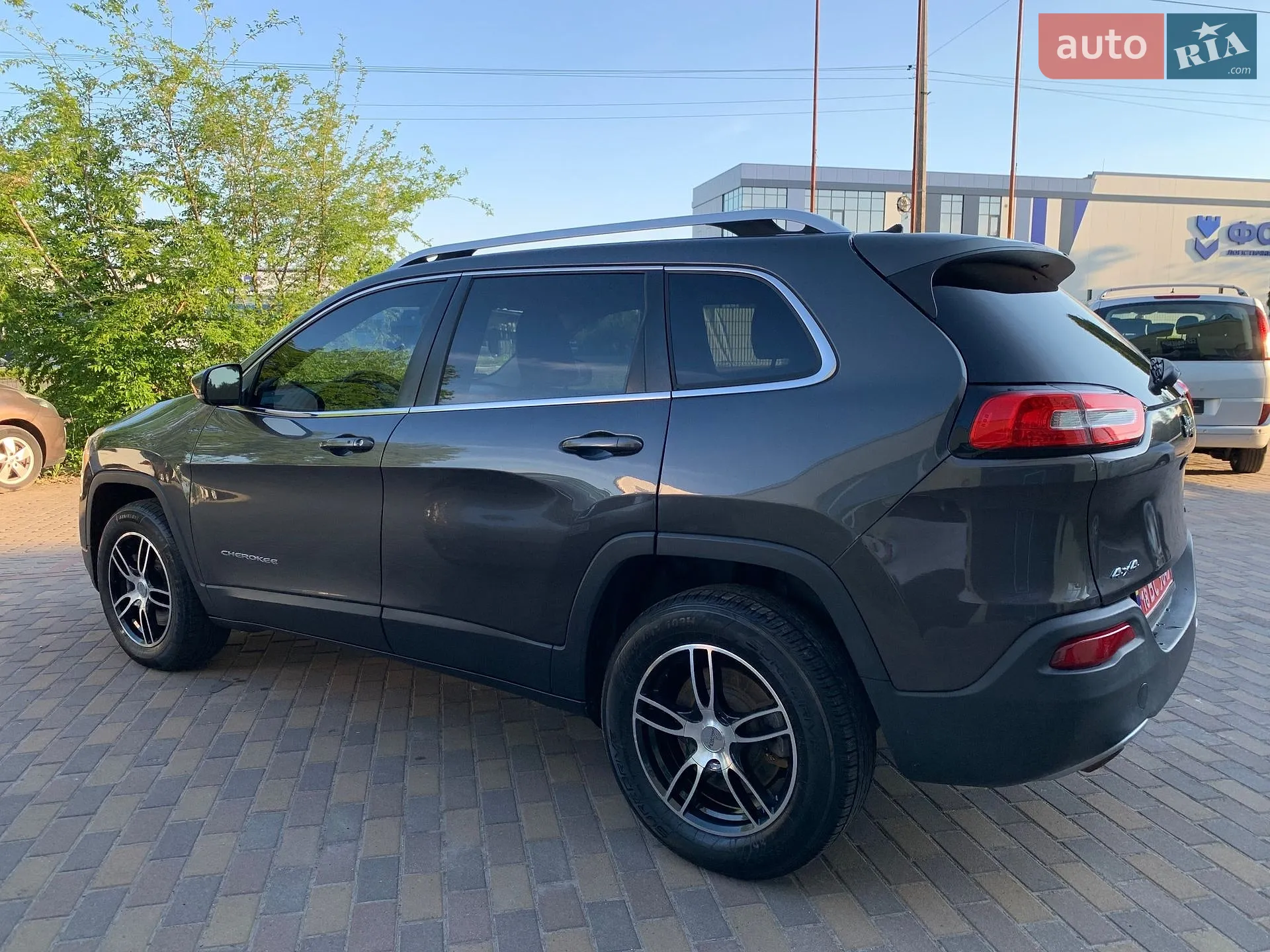 2015 Jeep Cherokee - мініатюра 10