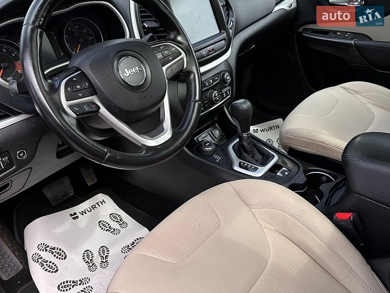 Внедорожник / Кроссовер Jeep Cherokee 2015 в Смеле
